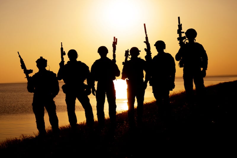army soldier silhouettes